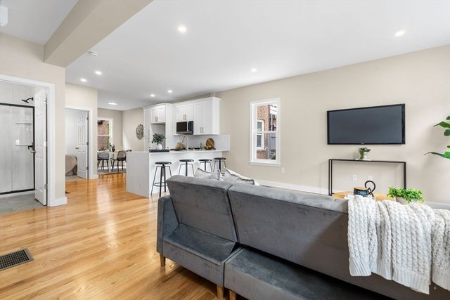 362 Silver St, Boston, MA 02127