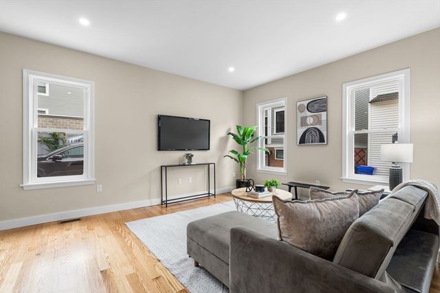 362 Silver St, Boston, MA 02127