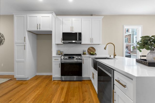 362 Silver St, Boston, MA 02127