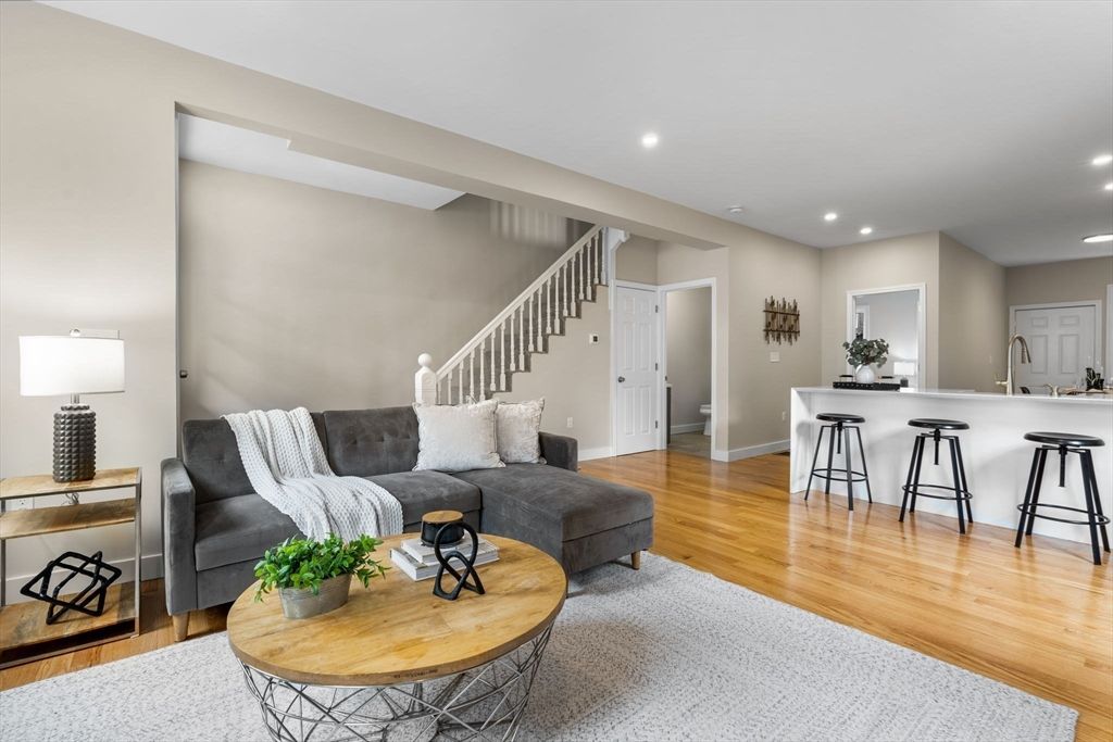362 Silver St, Boston, MA 02127