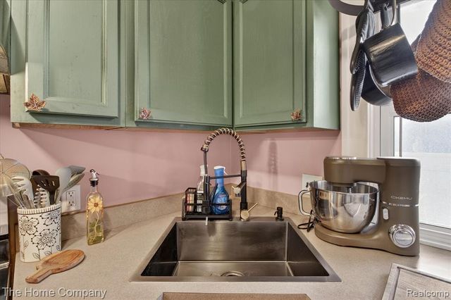 1214 Lincoln Avenue, Lincoln Park, MI 48146