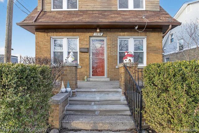1214 Lincoln Avenue, Lincoln Park, MI 48146