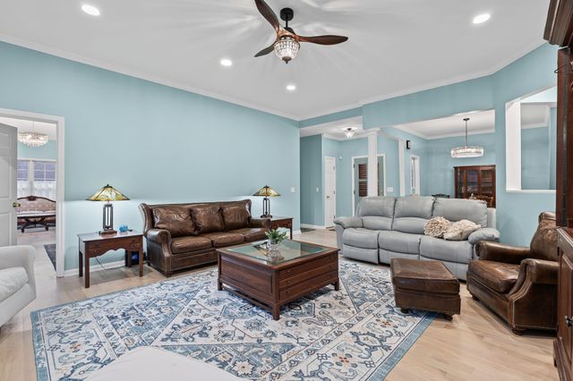 110 Bell Grove Dr, Columbia, TN 38401