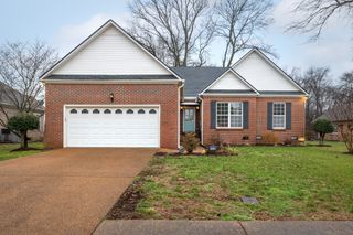 110 Bell Grove Dr, Columbia, TN 38401