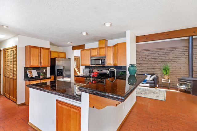 4412 De La Cruz NW, Albuquerque, NM 87107