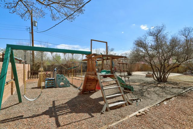 4412 De La Cruz NW, Albuquerque, NM 87107