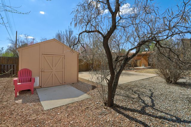 4412 De La Cruz NW, Albuquerque, NM 87107