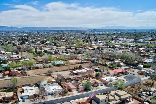 4412 De La Cruz NW, Albuquerque, NM 87107