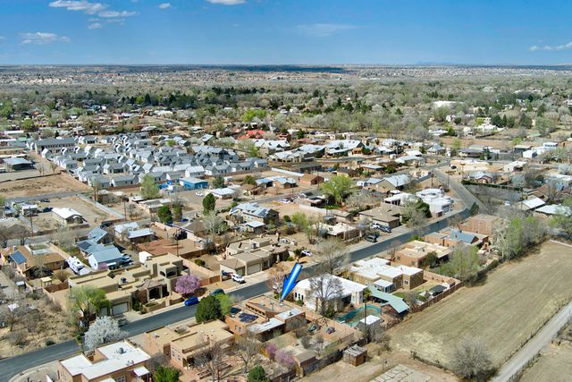 4412 De La Cruz NW, Albuquerque, NM 87107