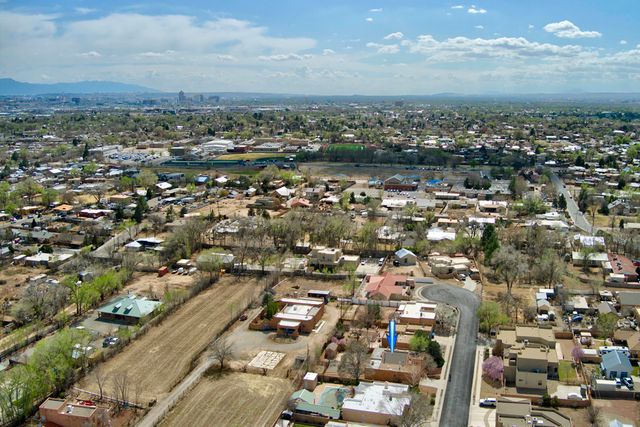 4412 De La Cruz NW, Albuquerque, NM 87107