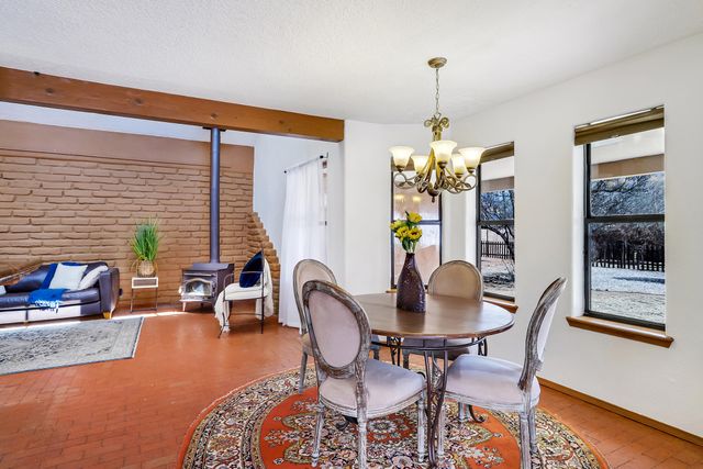 4412 De La Cruz NW, Albuquerque, NM 87107