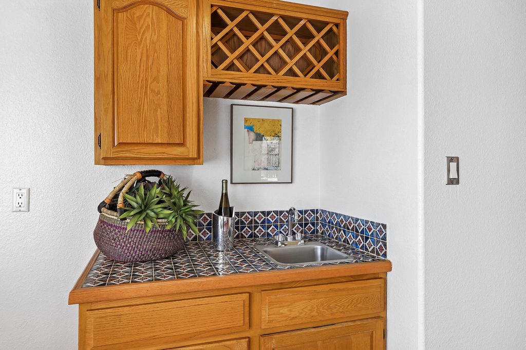 Image 11 of property listing at 4412 De La Cruz NW, Albuquerque, NM 87107