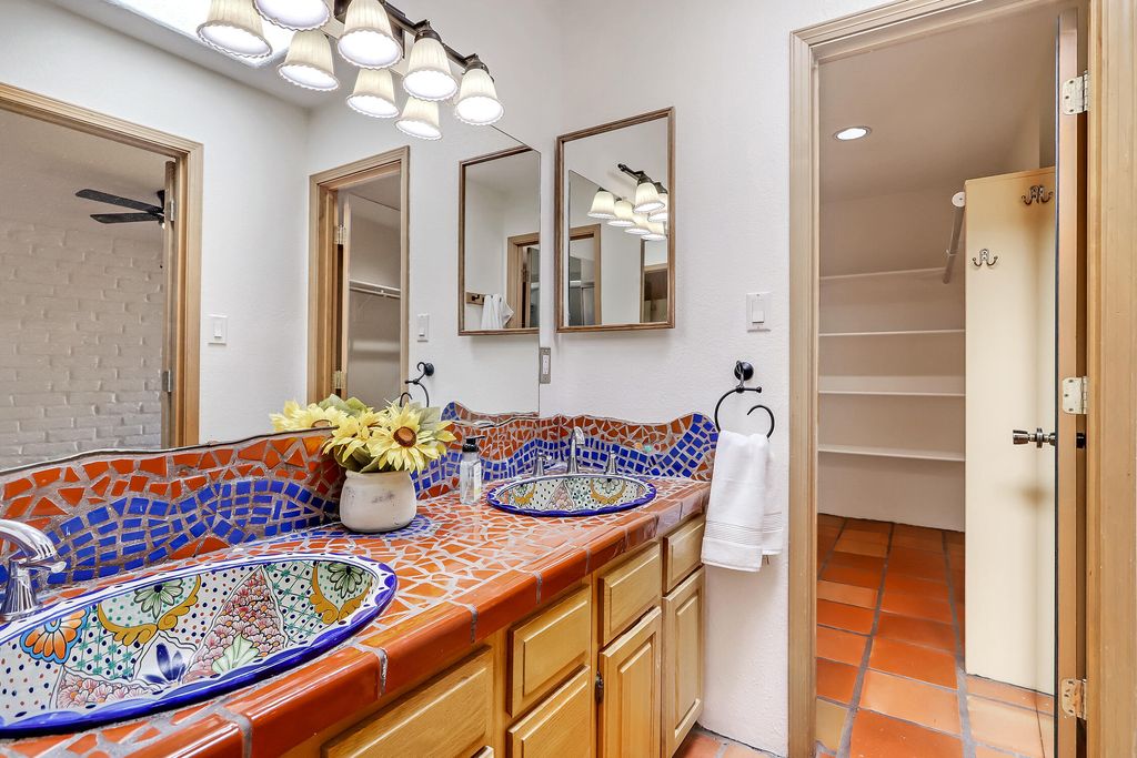 Image 17 of property listing at 4412 De La Cruz NW, Albuquerque, NM 87107