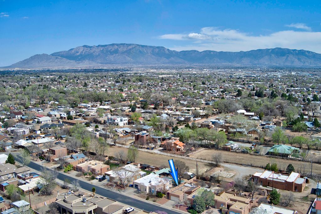 Image 34 of property listing at 4412 De La Cruz NW, Albuquerque, NM 87107