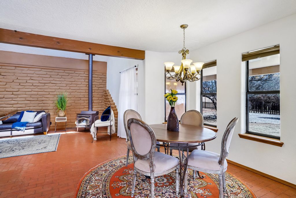 Image 8 of property listing at 4412 De La Cruz NW, Albuquerque, NM 87107