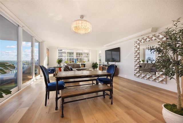 5401 Collins Ave 102, Miami Beach, FL 33140