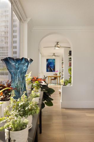 5401 Collins Ave 102, Miami Beach, FL 33140