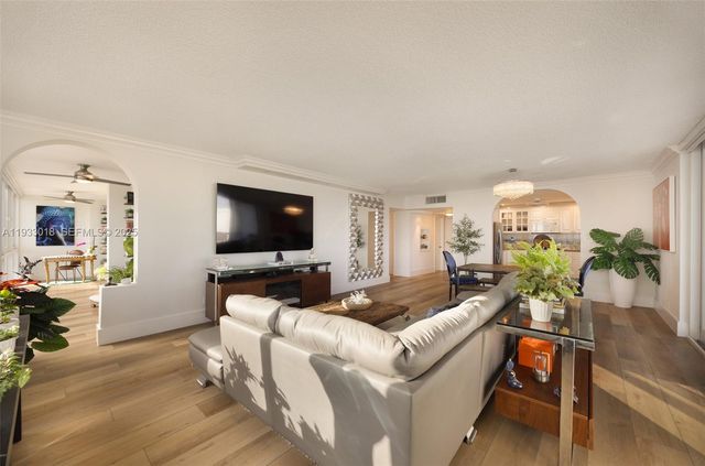 5401 Collins Ave 102, Miami Beach, FL 33140