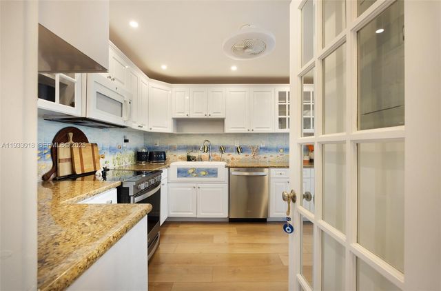 5401 Collins Ave 102, Miami Beach, FL 33140