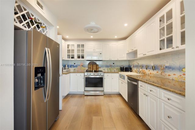 5401 Collins Ave 102, Miami Beach, FL 33140