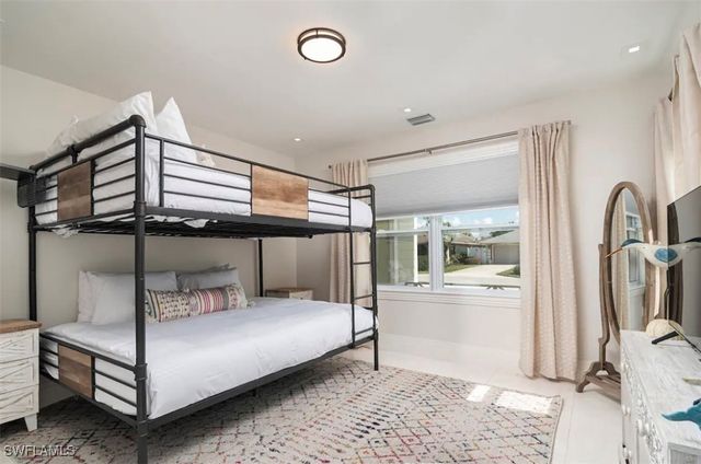 648 100th AVE N, Naples, FL 34108