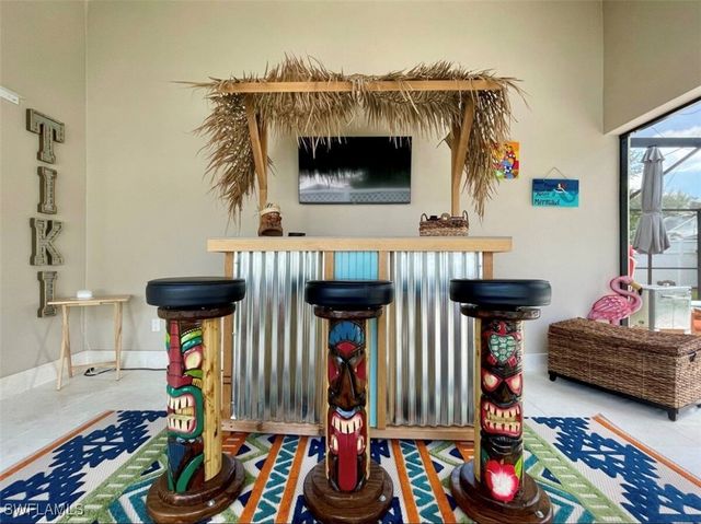 648 100th AVE N, Naples, FL 34108