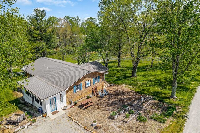 698 Maynard Rd Rd, Crossville, TN 38571