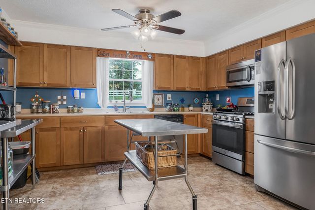 698 Maynard Rd Rd, Crossville, TN 38571