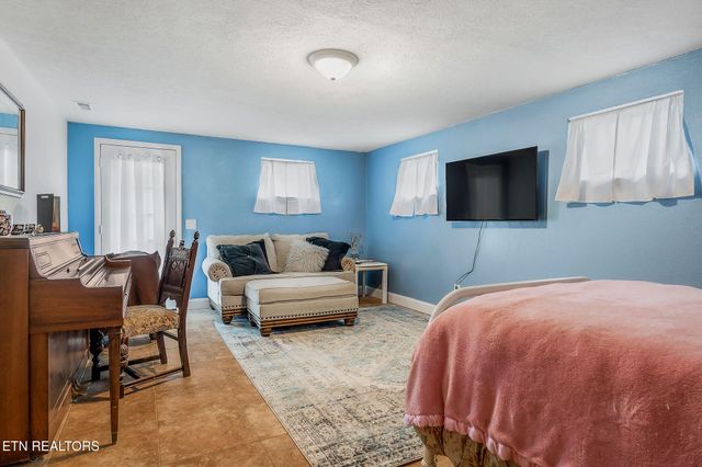 698 Maynard Rd Rd, Crossville, TN 38571