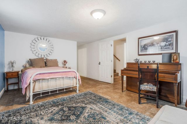 698 Maynard Rd Rd, Crossville, TN 38571