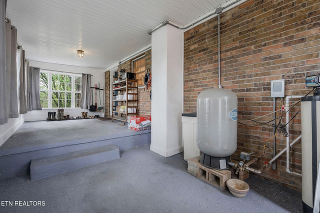 698 Maynard Rd Rd, Crossville, TN 38571