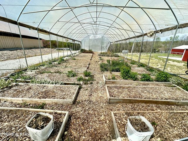 698 Maynard Rd Rd, Crossville, TN 38571