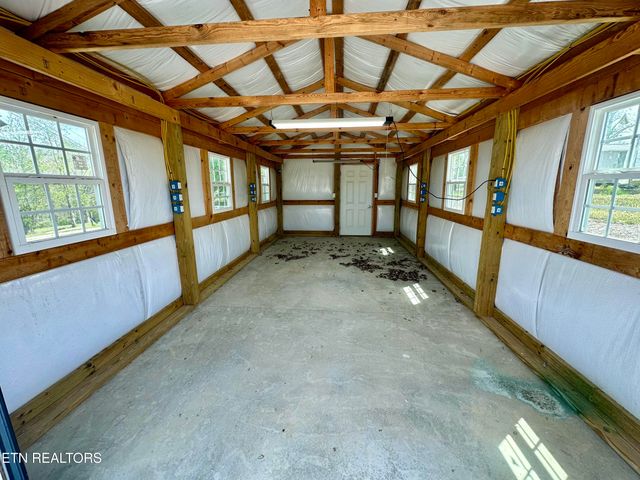 698 Maynard Rd Rd, Crossville, TN 38571