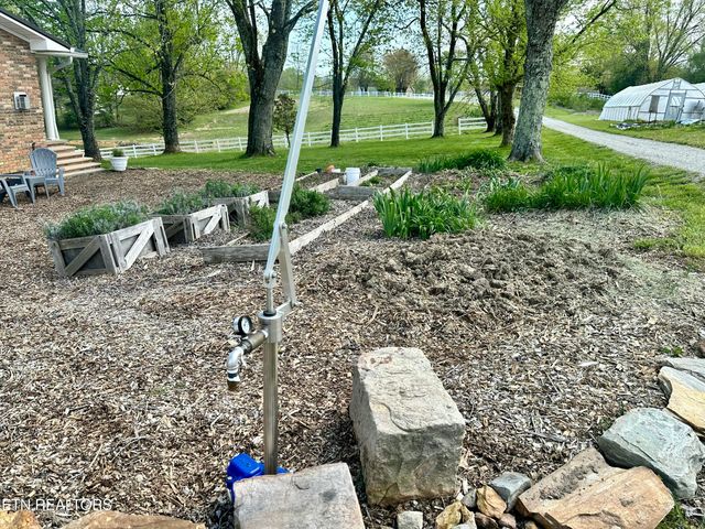 698 Maynard Rd Rd, Crossville, TN 38571