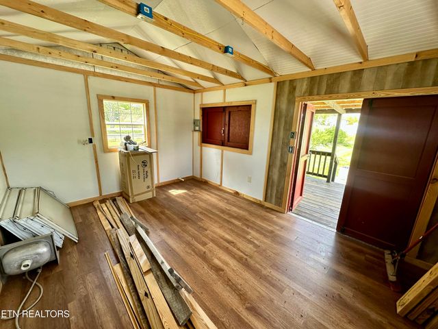 698 Maynard Rd Rd, Crossville, TN 38571