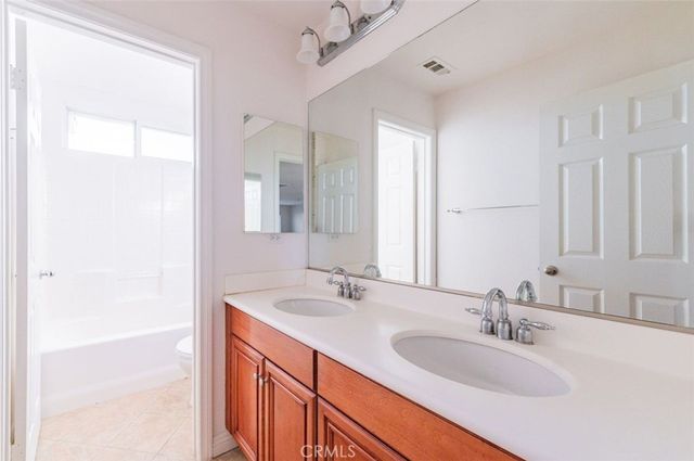 581 Suncup Circle, Hemet, CA 92543