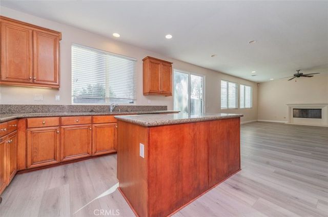 581 Suncup Circle, Hemet, CA 92543