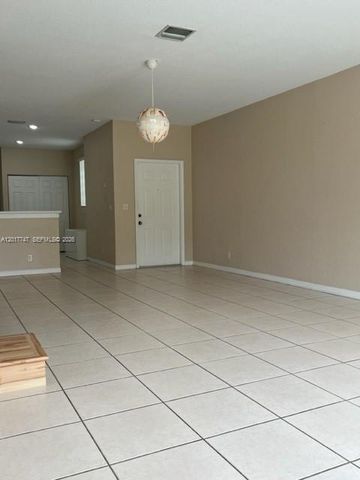 2434 Cordoba Bnd 2434, Weston, FL 33327