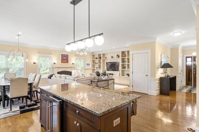 113 Carlisle St 113, Newton, MA 02459