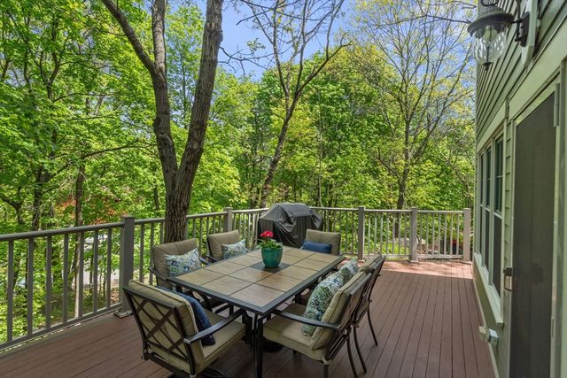 113 Carlisle St 113, Newton, MA 02459