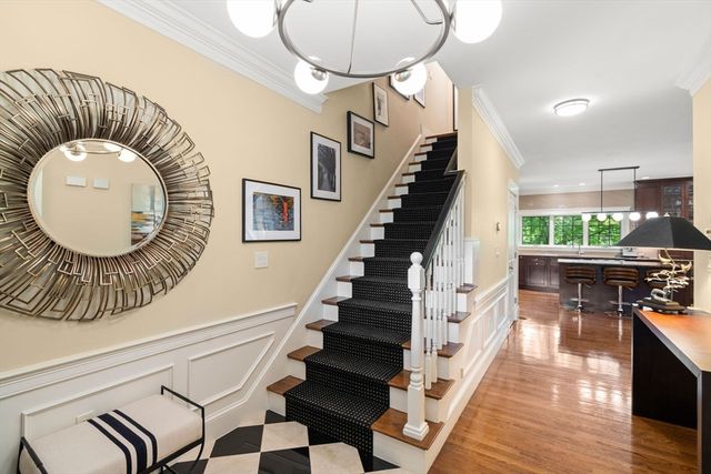113 Carlisle St 113, Newton, MA 02459