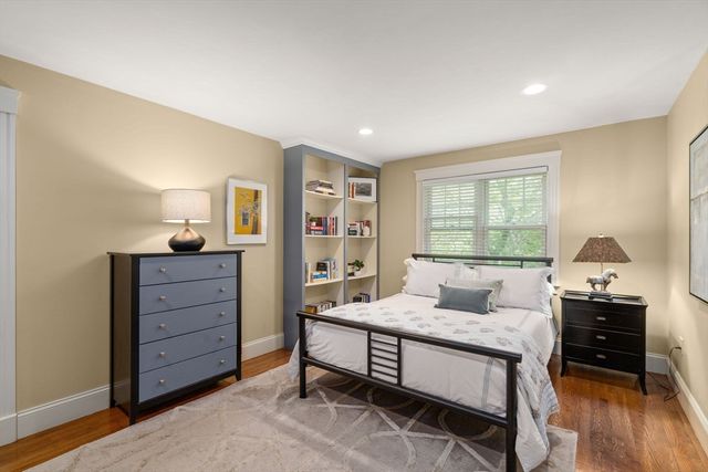 113 Carlisle St 113, Newton, MA 02459