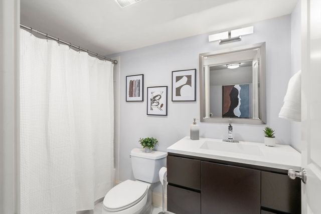 113 Carlisle St 113, Newton, MA 02459