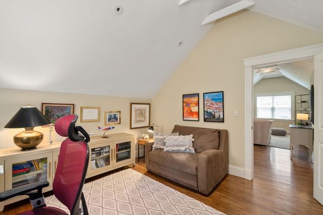 113 Carlisle St 113, Newton, MA 02459