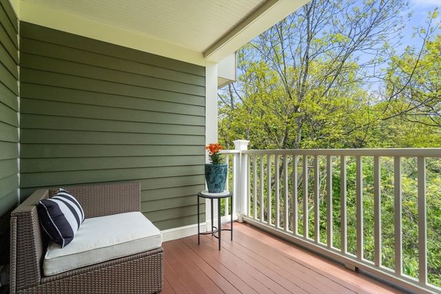 113 Carlisle St 113, Newton, MA 02459