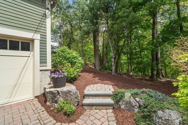 113 Carlisle St 113, Newton, MA 02459