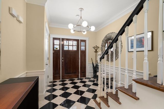 113 Carlisle St 113, Newton, MA 02459
