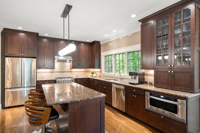 113 Carlisle St 113, Newton, MA 02459