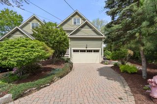 113 Carlisle St 113, Newton, MA 02459