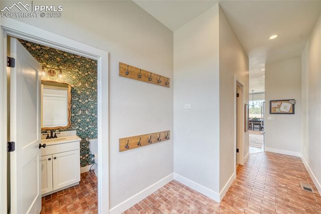 17590 W Cherry Stage Road, Colorado Springs, CO 80921